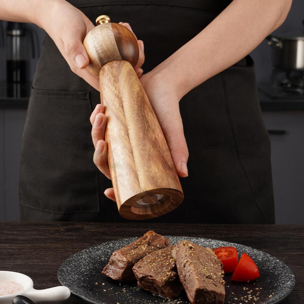 Gewürzmühle aus Holz mit rundem Kopf – Manuelles Küchenutensil