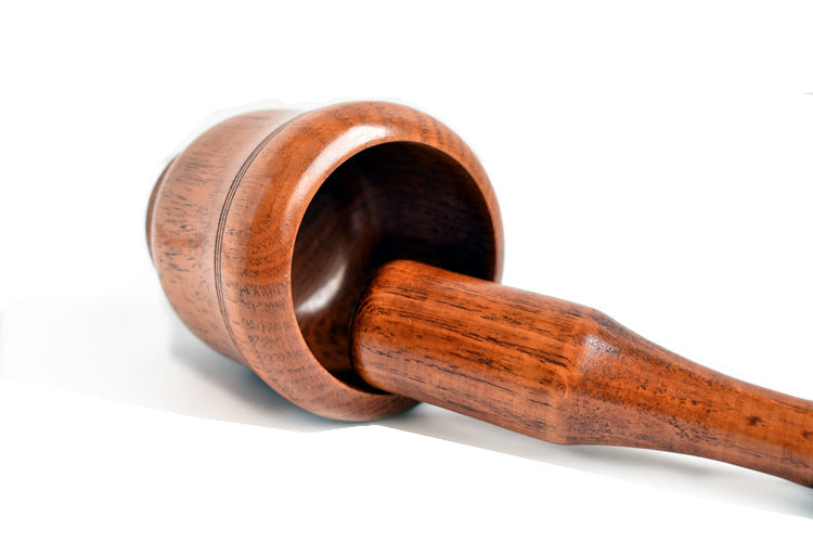 Knoblauchstampfer aus Holz – Küchengerät zum Zerdrücken und Pressen von Knoblauch