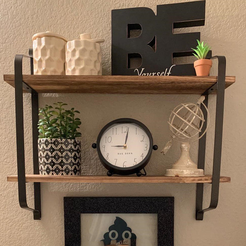 Wandmontiertes Küchenregal, Massivholz mit schmiedeeisernen Halterungen